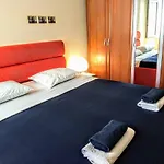 Spacious Garden House, Сasa de vacaciones