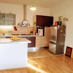 Spacious Garden House, Дом отдыха Оребич
