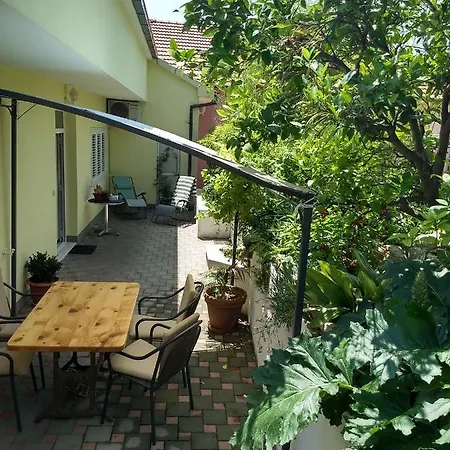 Spacious Garden House,