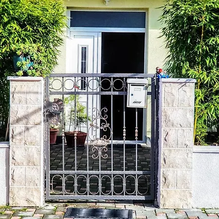 Spacious Garden House,