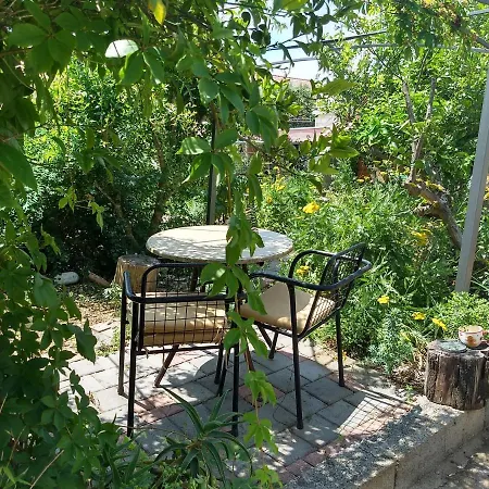 Spacious Garden House, Holiday home Orebic