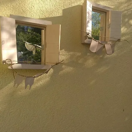 Spacious Garden House, Orebic